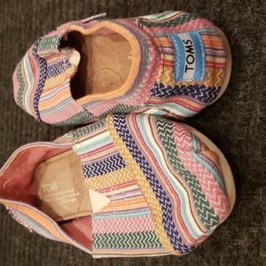 TOMS Aztec Tribal Size 7.5 Flats SlipOn Shoes